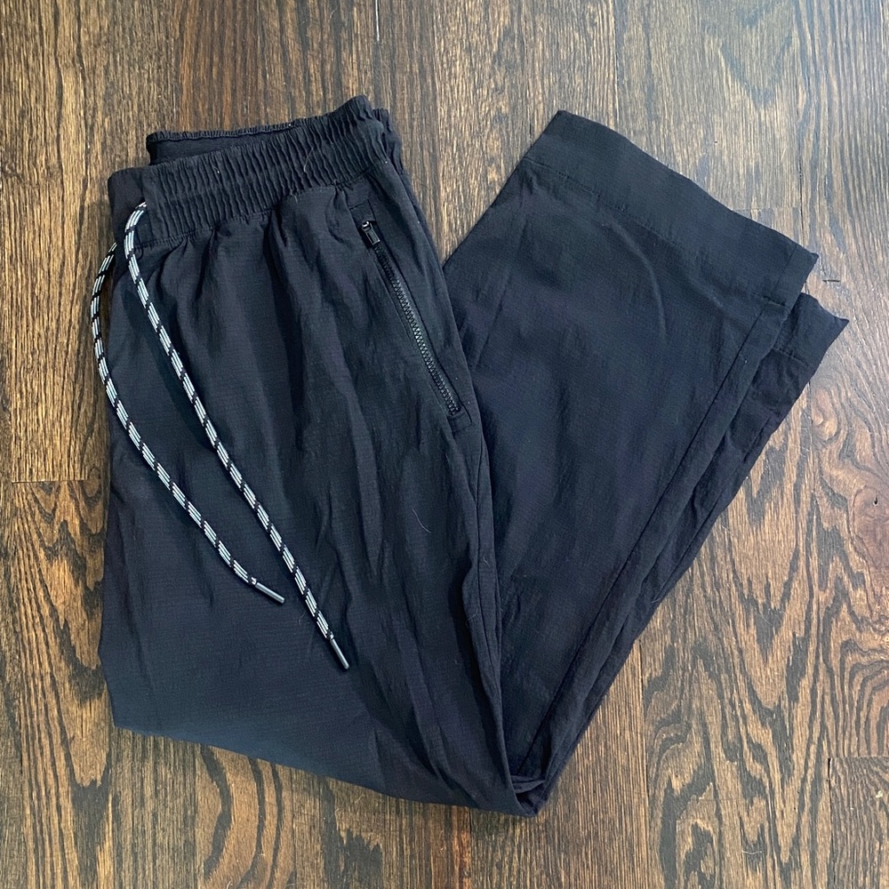 Athleta Trekkie Straight Crop Pant
